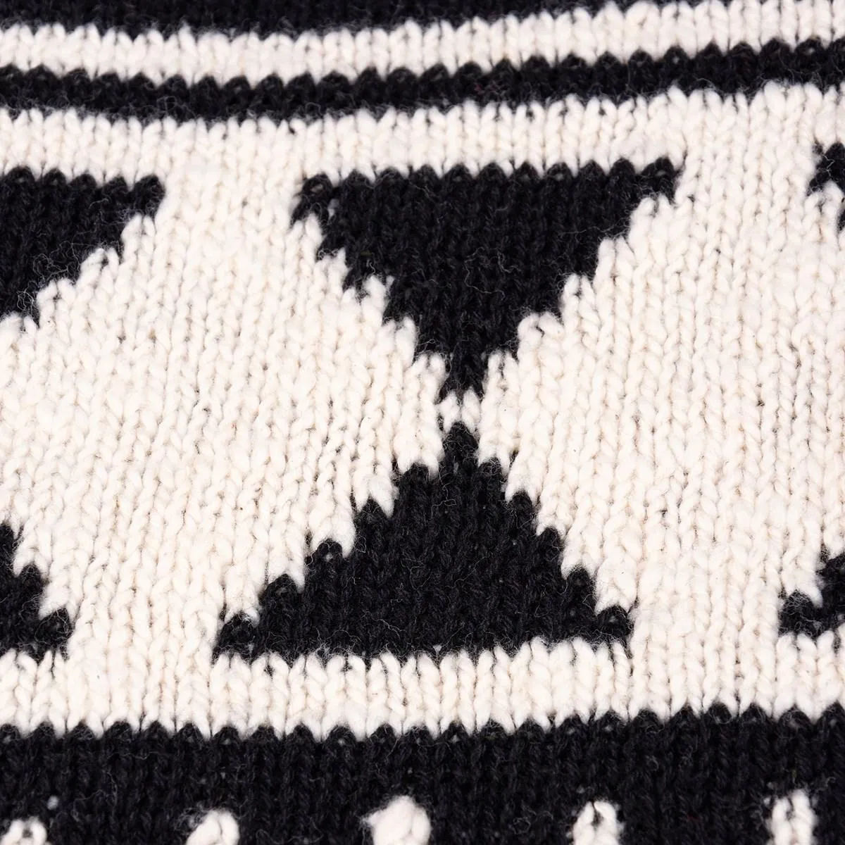 BLACK & CREAM TASSEL THROW