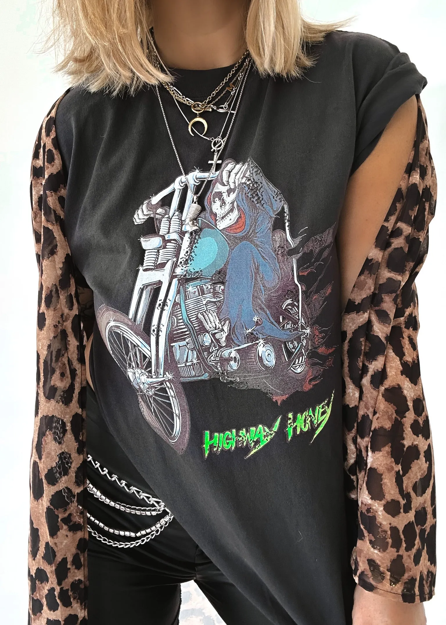 HIGHWAY HONEY SIDE SLIT TEE