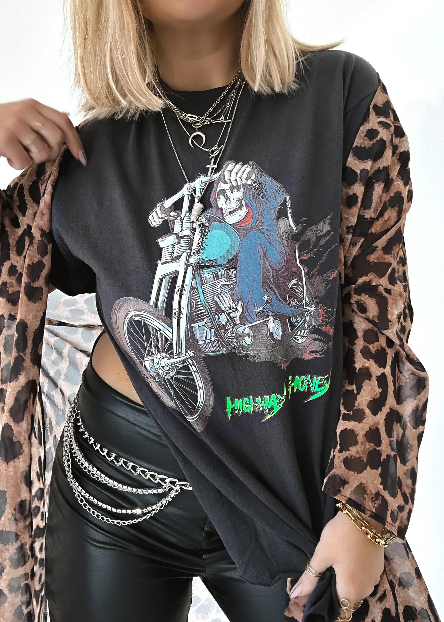 HIGHWAY HONEY SIDE SLIT TEE
