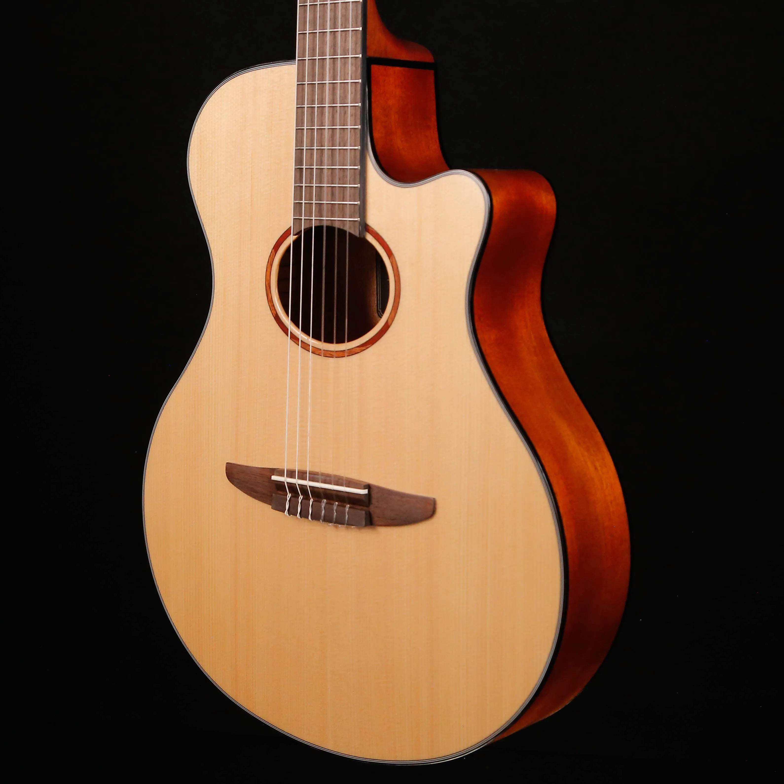 Yamaha NTX1 Nylon String Acous / Electric, Natural